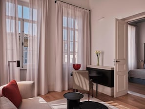 1 bedroom, premium bedding, down comforters, minibar