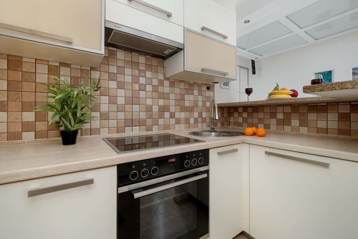 Refrigerador, horno, placa de cocina, lavavajillas