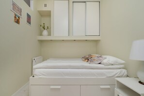 1 chambre, bureau, fer et planche à repasser, Wi-Fi