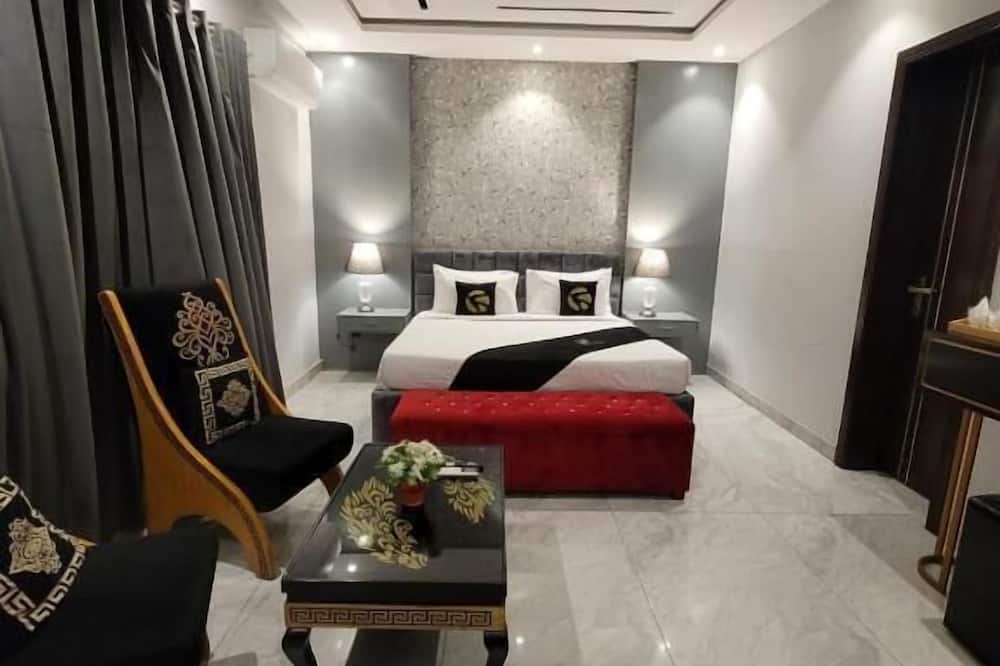 Palm Tree Hotel & Luxury Suites