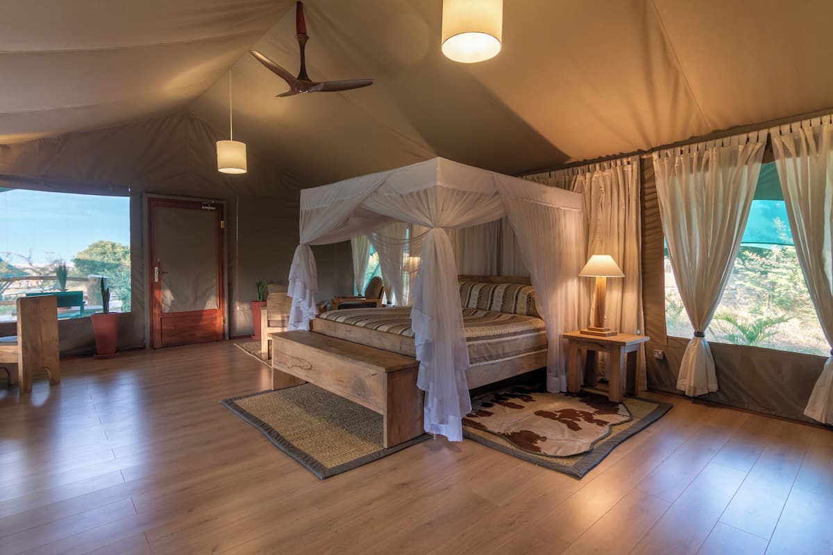 Deluxe Double Room | Desk, iron/ironing board, free WiFi