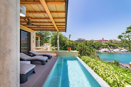 Oceanfront Residence with Private Plunge Pool