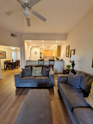 Smart TV - Cozy condo just 11 minutes drive to Walt Disney World® Resort (Kissimmee)