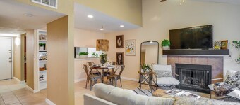 College Station Gem w/ Pool Access Near University