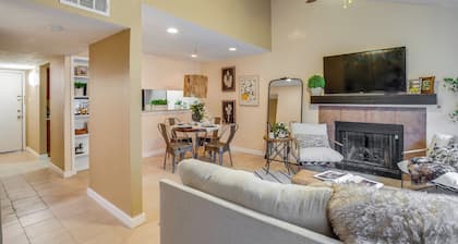 College Station Gem w/ Pool Access Near University