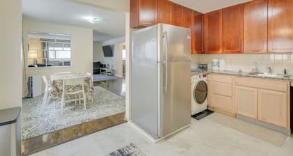 Walk to Train: Convenient Skokie Condo!