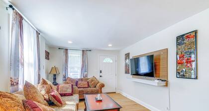 Rockville Home w/ Spacious Yard: 17 Mi to DC!