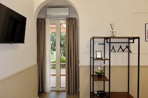 標準開放式客房 | 低過敏寢具、羽絨被、客房內保險箱、書桌