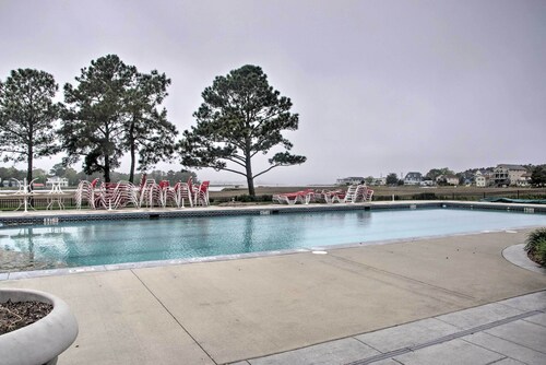 Pet-friendly Ocean View Condo w/ Community Perks!