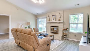 House (3 Bedrooms) | Front of property