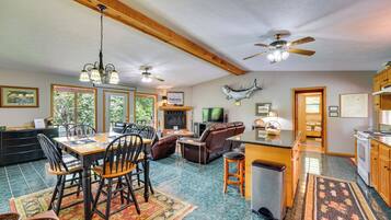 House (3 Bedrooms) | Interior
