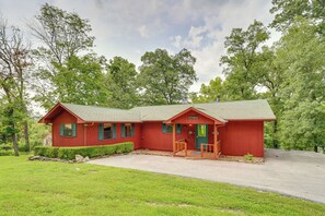 House (3 Bedrooms) | Front of property - Flippin Home w/ Fire Pit: Walk to White River! (Flippin)