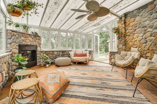 Picturesque Lake Elmo Cottage w/ Fire Pits!