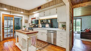 Cottage (4 Bedrooms) | Interior