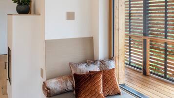 Luxury House, Valley View | Living area | 50-inch Smart TV with digital channels, fireplace, offices