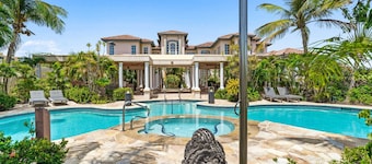 Private Mansion w/ Sunset Views! Jacuzzi! Sauna!