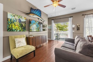 TV - HERE COMES THE SUN ~ 2 BR, 2 Ba Casa Marina Home with Pool! (Key West)