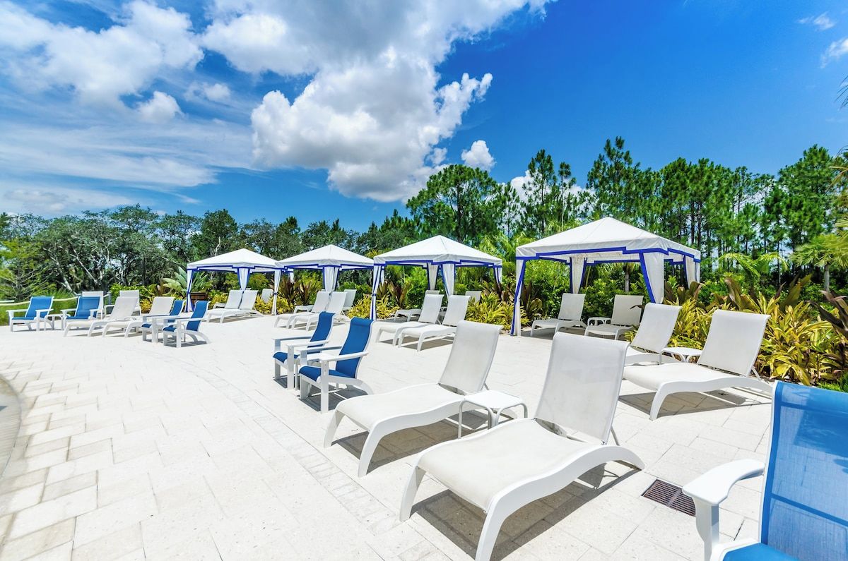 Festival Resort - Pool Deck