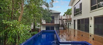 Dreamtime Escape - 6 bedroom luxury holiday home on Dreamtime Beach Fingal with Wi-Fi Inc.