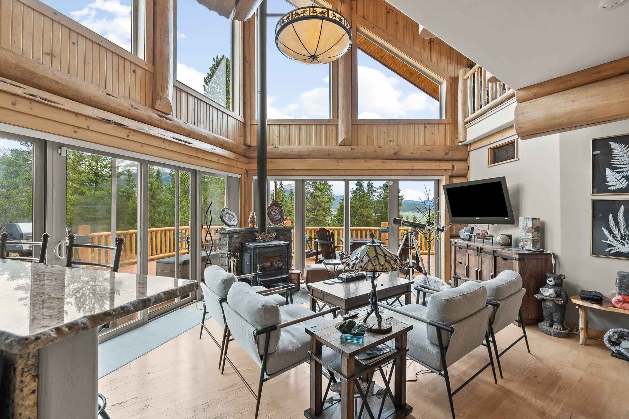 电视、壁炉、办公室