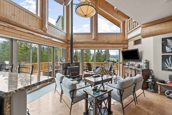 TV, fireplace, offices