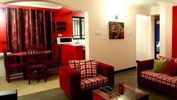 Smart-tv, een computerscherm en een printer