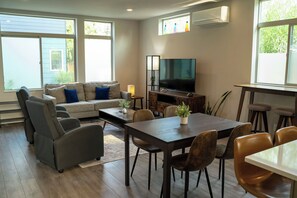 Smart TV, videojuegos y libros