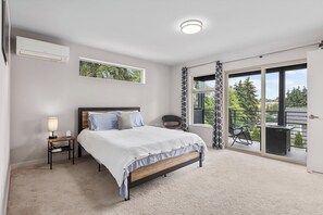 3 bedrooms, desk, iron/ironing board, WiFi