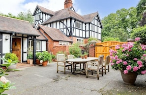 House | Terrace/patio