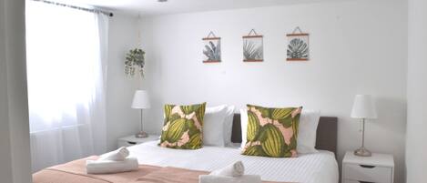 2 bedrooms, iron/ironing board, free WiFi