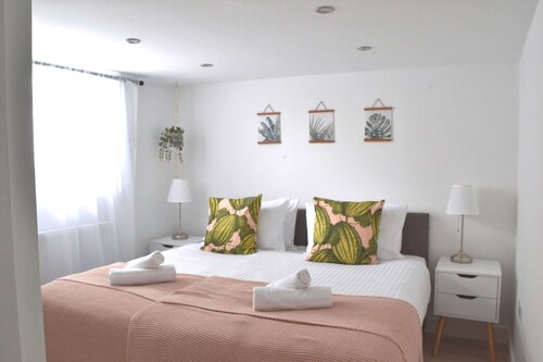 New Flat near Luton Airport *FREE Parking*