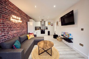 TV - New Flat~FREE Parking~PS4~WORKSPACE (Luton)