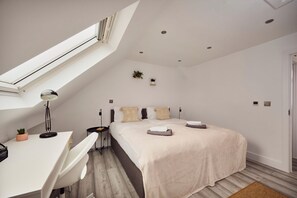 2 habitaciones, tabla de planchar con plancha y wifi gratis 