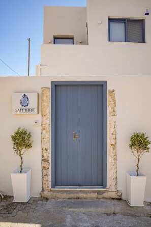 Exterior detail - Sapphire Gem House with Private Jacuzzi (Anopoli)