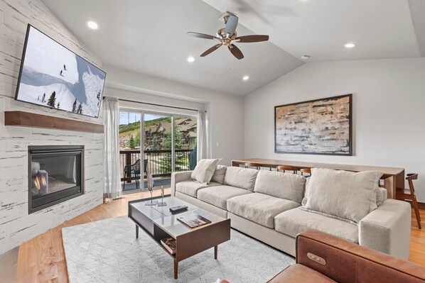 スマートテレビ、暖炉