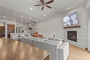 スマートテレビ、暖炉