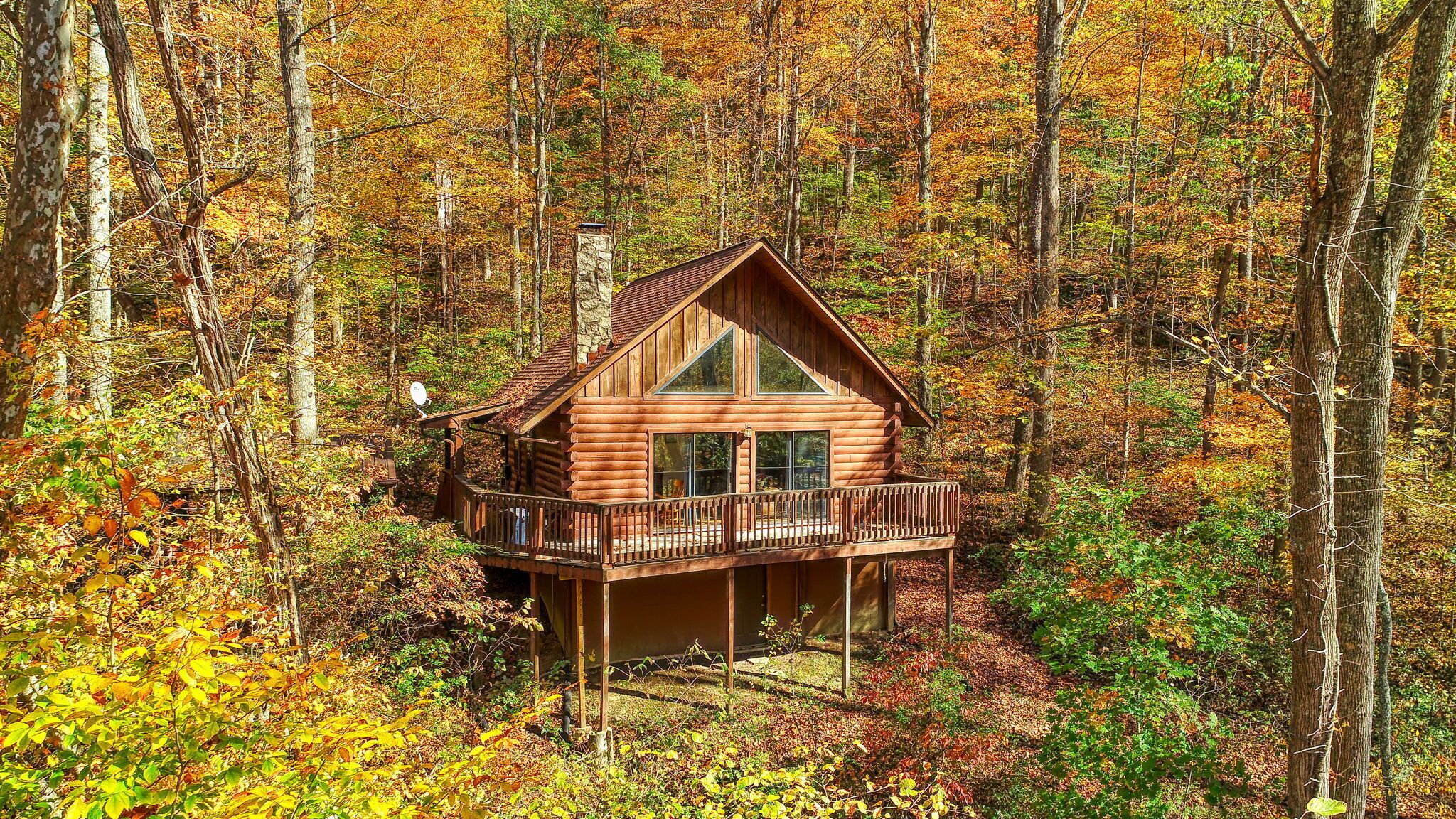 Slopeside is a beautiful cabin with hot tub and indoor fireplace.