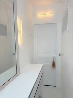 Interior - Appartement Parisien Situé à 10 Minute du Centre Historique de Paris (Paris)