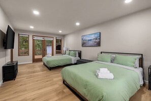 3 bedrooms, desk, iron/ironing board, travel cot - MidCentury Luxury Issaquah Home, 6 Beds, Sleeps 10 (Issaquah)