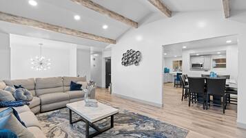 Rumah, beberapa kamar | Area keluarga