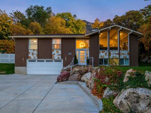 Villa, Multiple Bedrooms | Terrace/patio - Family Ski Oasis 7BR 16-Person Spa Mins to Skiing Home by RedAwning (Salt Lake City)