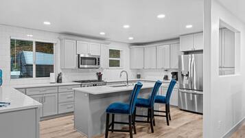 House, Multiple Bedrooms | Private kitchen | Fridge, oven, coffee/tea maker, toaster