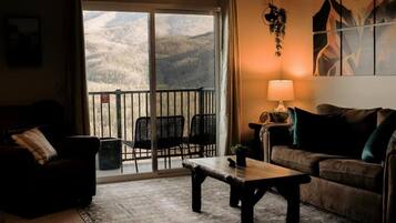 Apartment, 1 Bedroom | Living area