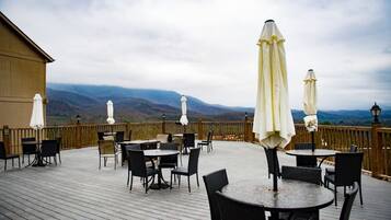 Apartemen, 1 kamar tidur | Tempat makan outdoor