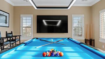 House, 6 Bedrooms | Game room