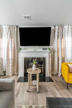 Living area - Charming Retreat: Cozy & Stylish Home 4 Bedroom Home by RedAwning (Charlotte)