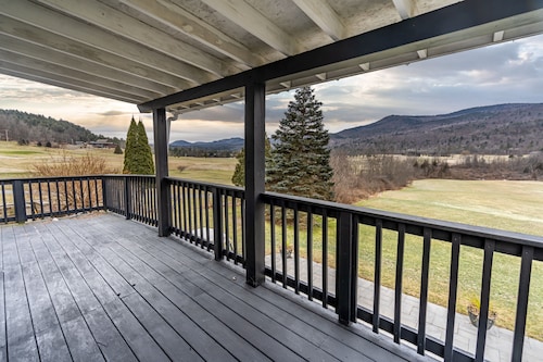 The Valley Home 2 Bedroom Home by RedAwning