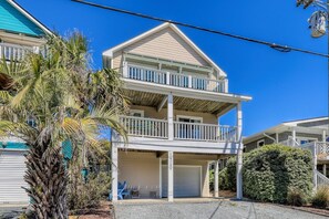 House, 4 Bedrooms | Exterior - Beach Bliss: 4br Beach Access Kayak Wi-fi 4 Bedroom Home by RedAwning (Holly Ridge)
