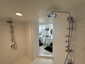 Huis, 3 slaapkamers | Badkamer | Handdoeken, shampoo