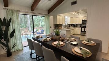 Casa, 3 habitaciones | Restaurantes